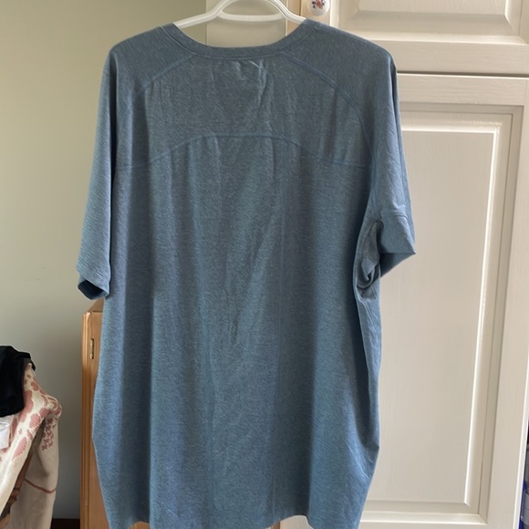 Columbia Men’s T-Shirt - Picture 2 of 4